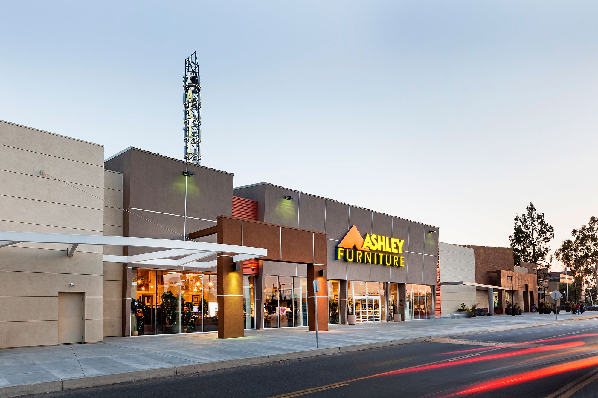 Ashley Furniture Debuts 50 000 Sf Store Ktgy Architecture Planning