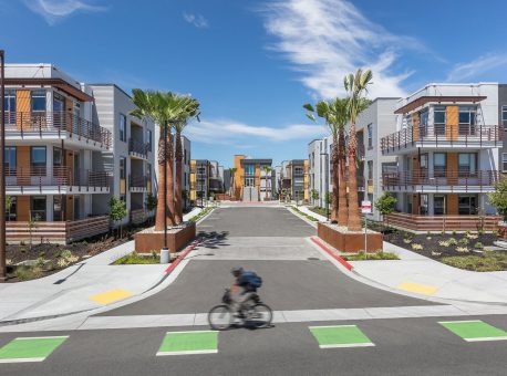 Elan Menlo Park – Residents Can Bike To Work And Hike Afterward