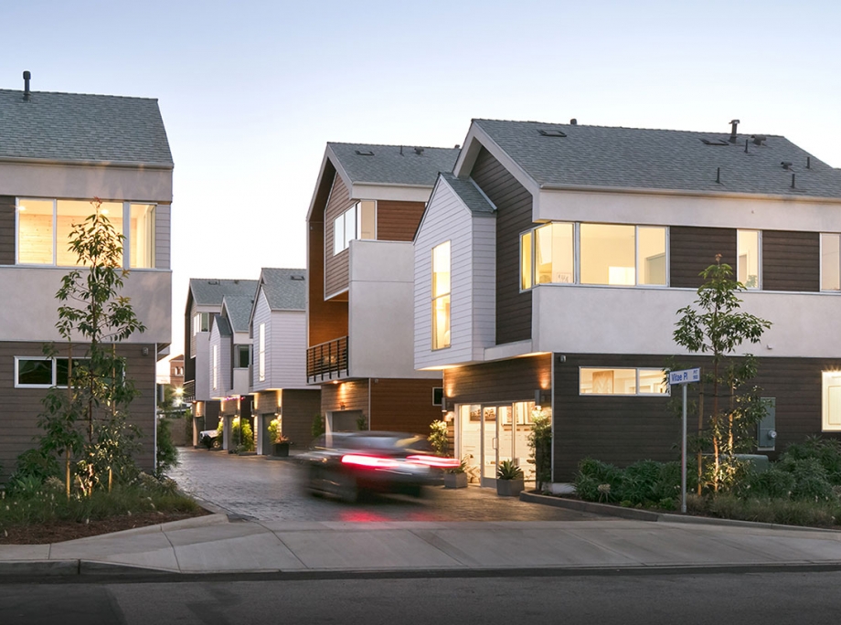 Distinctive Single-Family Homes in Costa Mesa Win Design Award