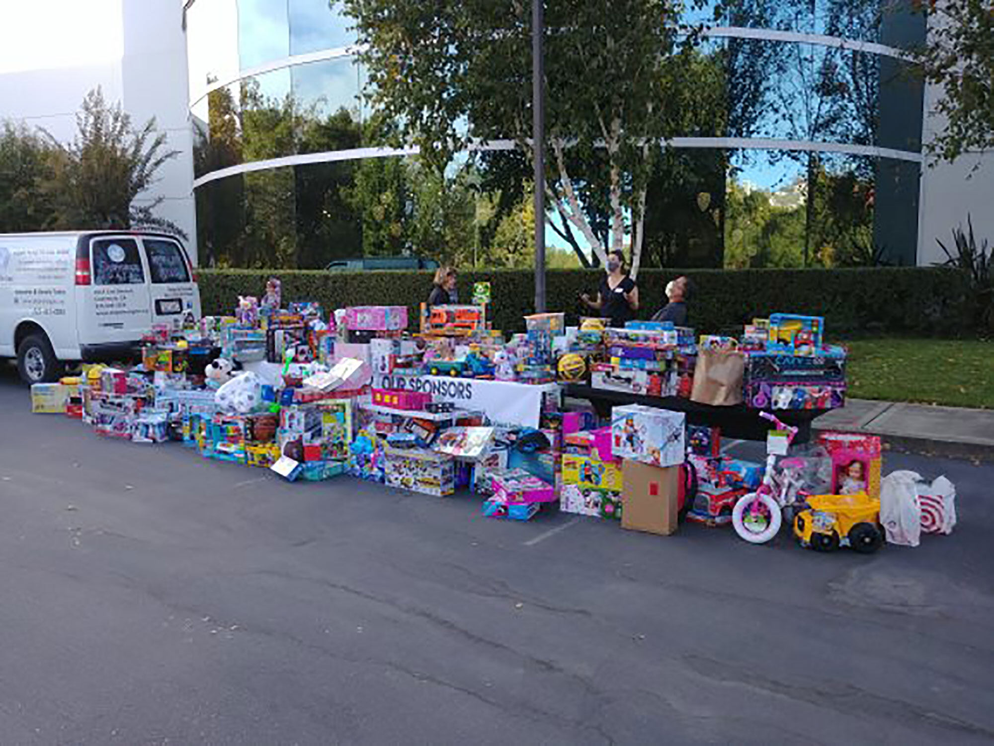 KTGY Community Oakland Office Supports the HomeAid BIA Bay Area Toy